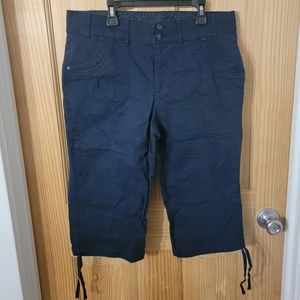 Gloria Vanderbilt ladies capris